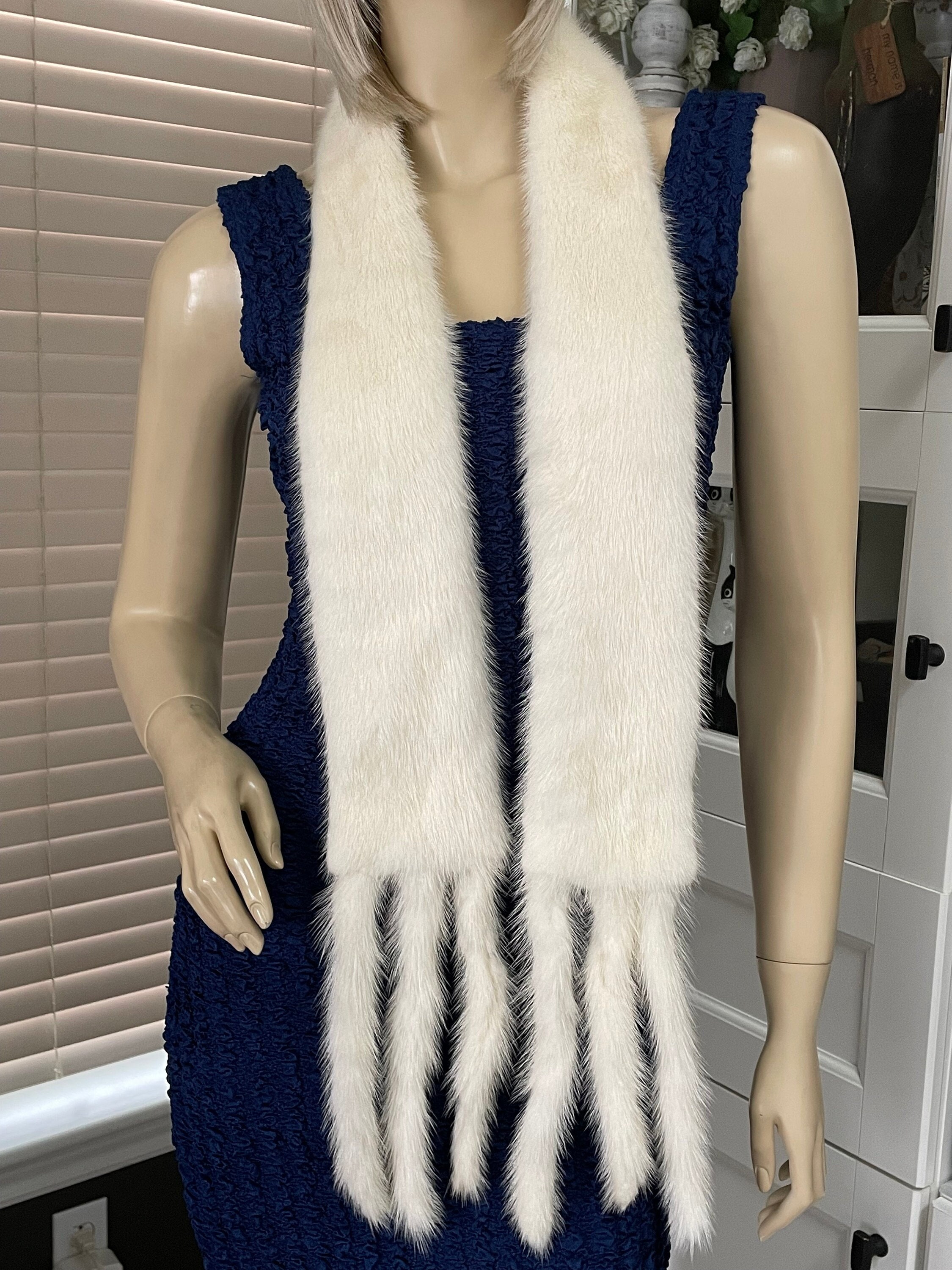 FRR Medium Natural Coyote Fur Boa Scarf with Leather Ties
