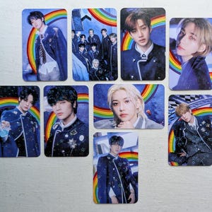 Stray Kids Pride Holográfico Personalizado Doodle Lomo Cartões Fotográficos Escola de Mágica | Itens de K-Pop Decorados à Mão SKZ Trading EDIÇÃO LIMITADA [Conjunto de