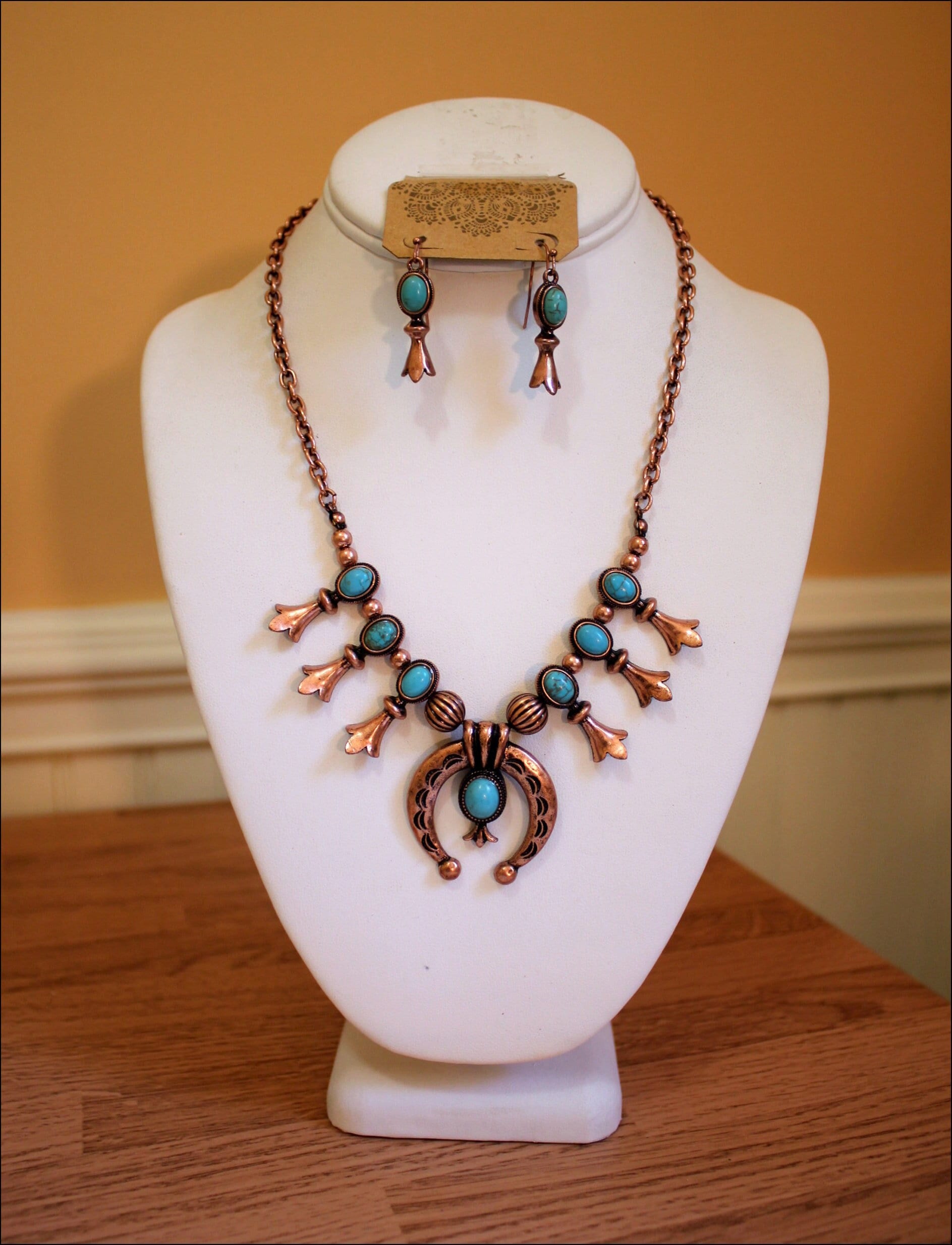 Petite squash blossom sale necklace