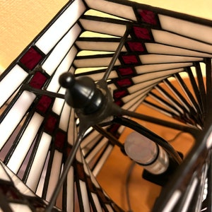 Lampe design moderne en vitrail torsadé Helix image 7