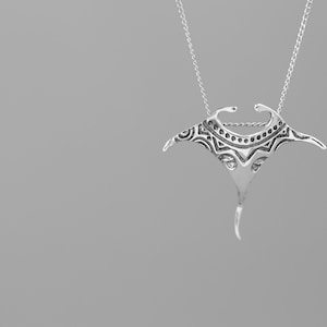 Manta Ray Fish Charm Pendant-Sterling Silver Ocean Sting Ray Pendant-Dainty Manta-Ocean Fish Jewelry-Gift for her