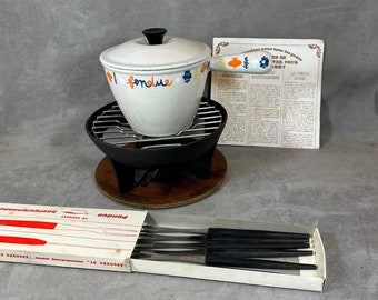 Vintage-Fondue-Set aus emailliertem Gusseisen mit 6 Gabeln von Le Creuset, hergestellt in Frankreich