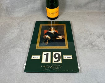 ZEER ZELDZAME eeuwigdurende kalender in glas en plastic Veuve Clicquot versierd met Barbe Clicquot La Grande Dame de Champagne vintage 1970