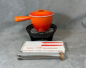Vintage-Fondue-Set aus emailliertem Gusseisen mit 6 Gabeln und 6 Picks von Le Creuset, hergestellt in Frankreich