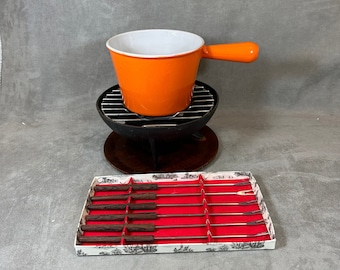 Vintage-Fondue-Set aus emailliertem Gusseisen mit 6 Gabeln von Le Creuset, hergestellt in Frankreich