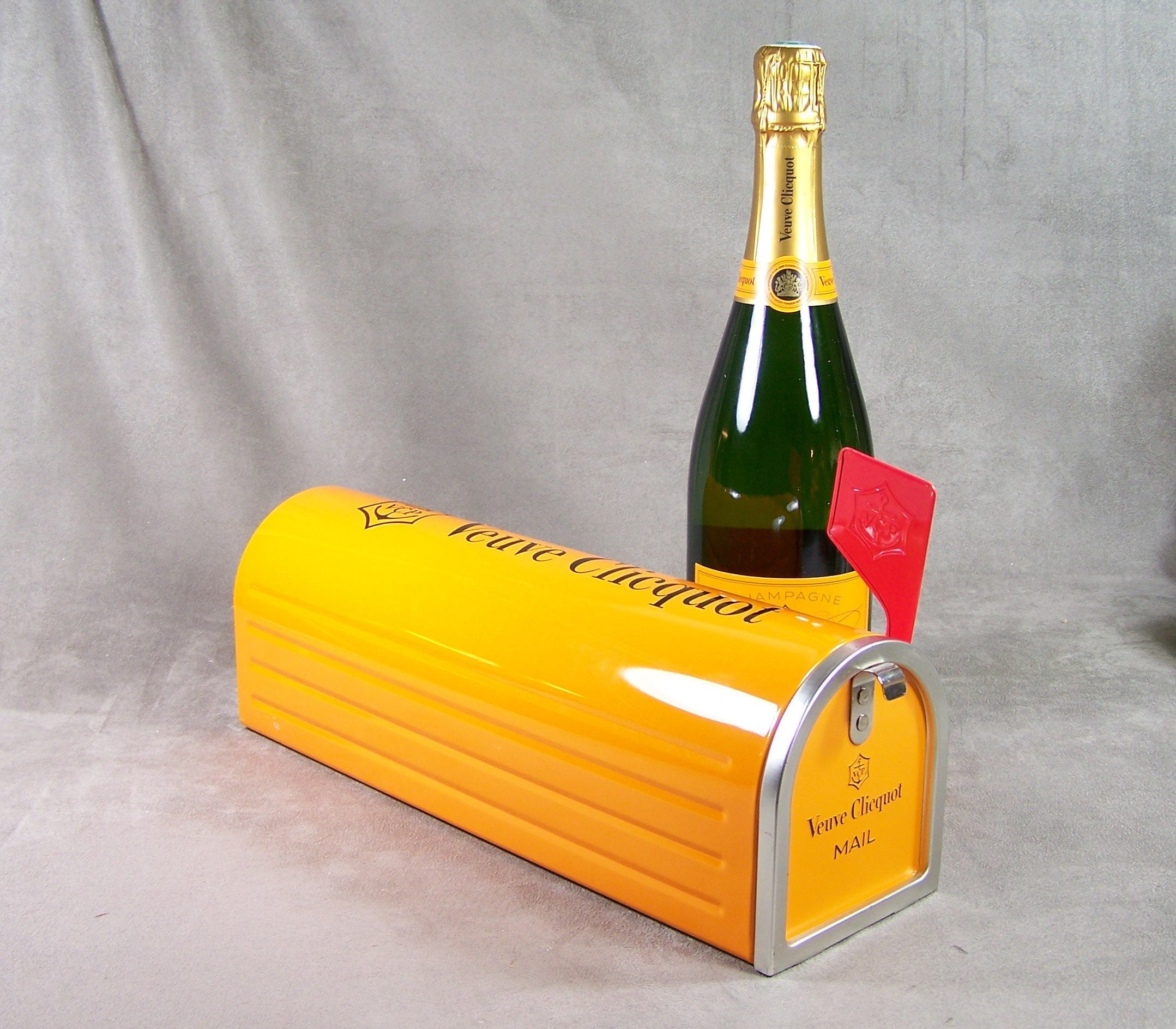 Veuve Clicquot Brut Mailbox Edition