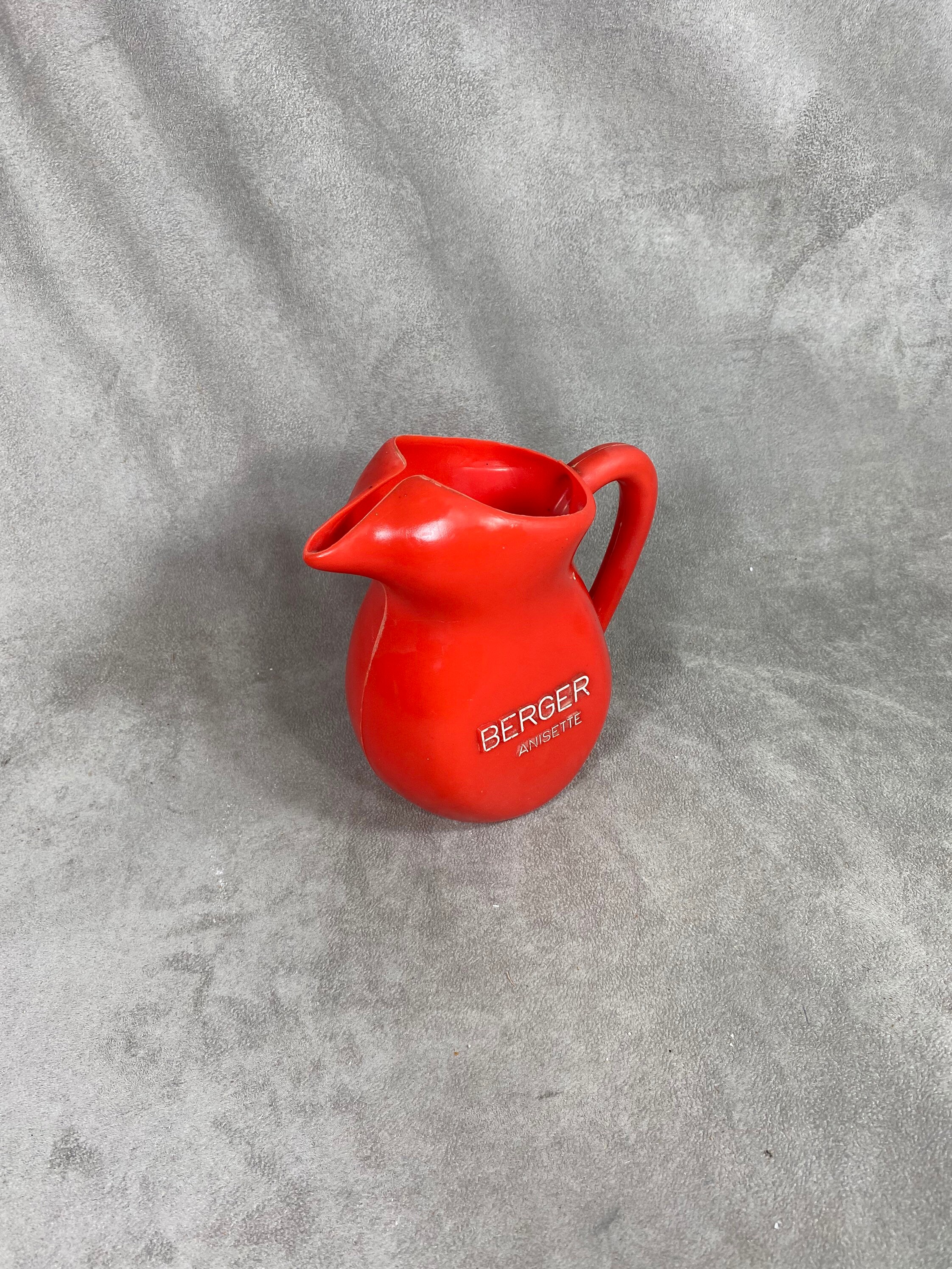 Cruche à Eau Berger en Plastique Rouge Made in France Vintage Année 1970