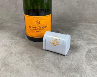 入手困難Veuve Clicquotメールボックス　シャンパンケース Veuve Clicquot mail box bottle case tin box for champagne