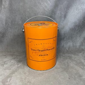 Vintage metal box Veuve Clicquot 1990’s