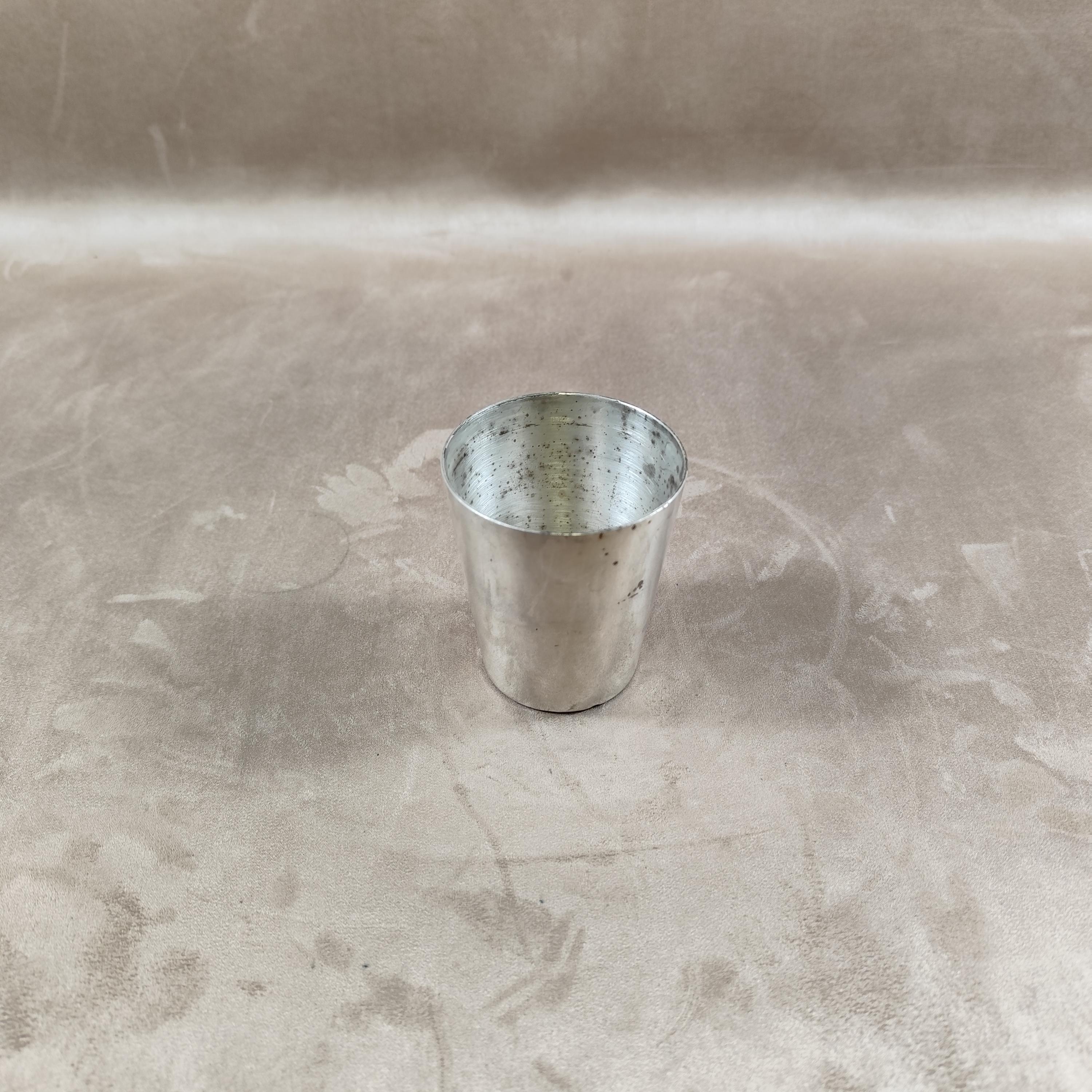 クリストフル社製、銀メッキメタル製ハルフェン洗礼カップ。銀細工師の