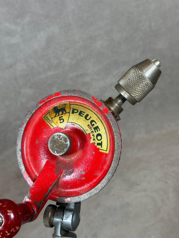 Ancienne Perceuse à Main (Chignole) Peugeot - Outil Vintage En Bon État