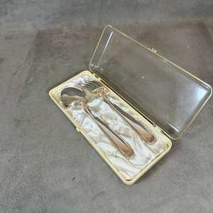 RARE 2 beautiful cutlery Christofle baptisms in silver metal plated in their original case Made in France