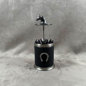 Distributore di sigarette vintage Keiwa in metallo a forma di cavallo, circa 1950