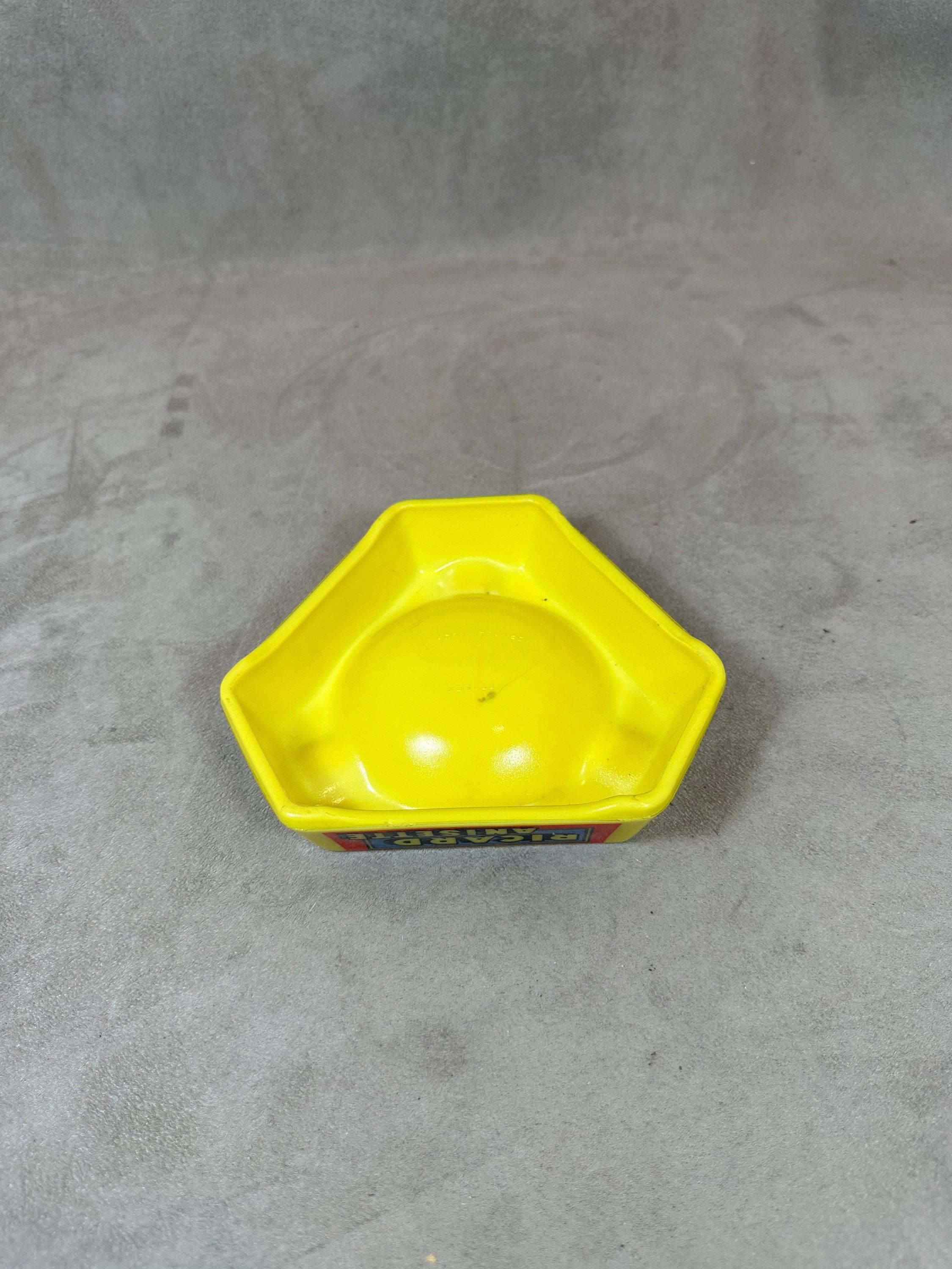 Cendrier de bar triangulaire RICARD en verre jaune Made in France