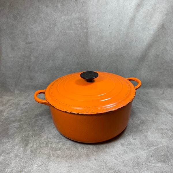 Cocotte en fonte orange Le Creuset Cousance vintage Made in France Années 1980