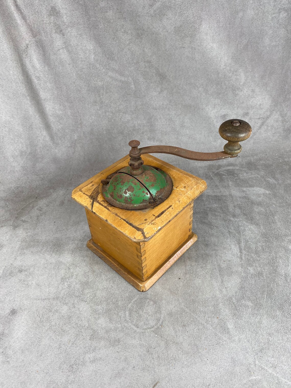 Molino de café de madera de los hermanos Peugeot