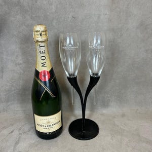 RARE Toi & Moi of two flûtes à champagne Moet et Chandon in steel and glass vintage Made in France by Philippe Di Méo Reso Design