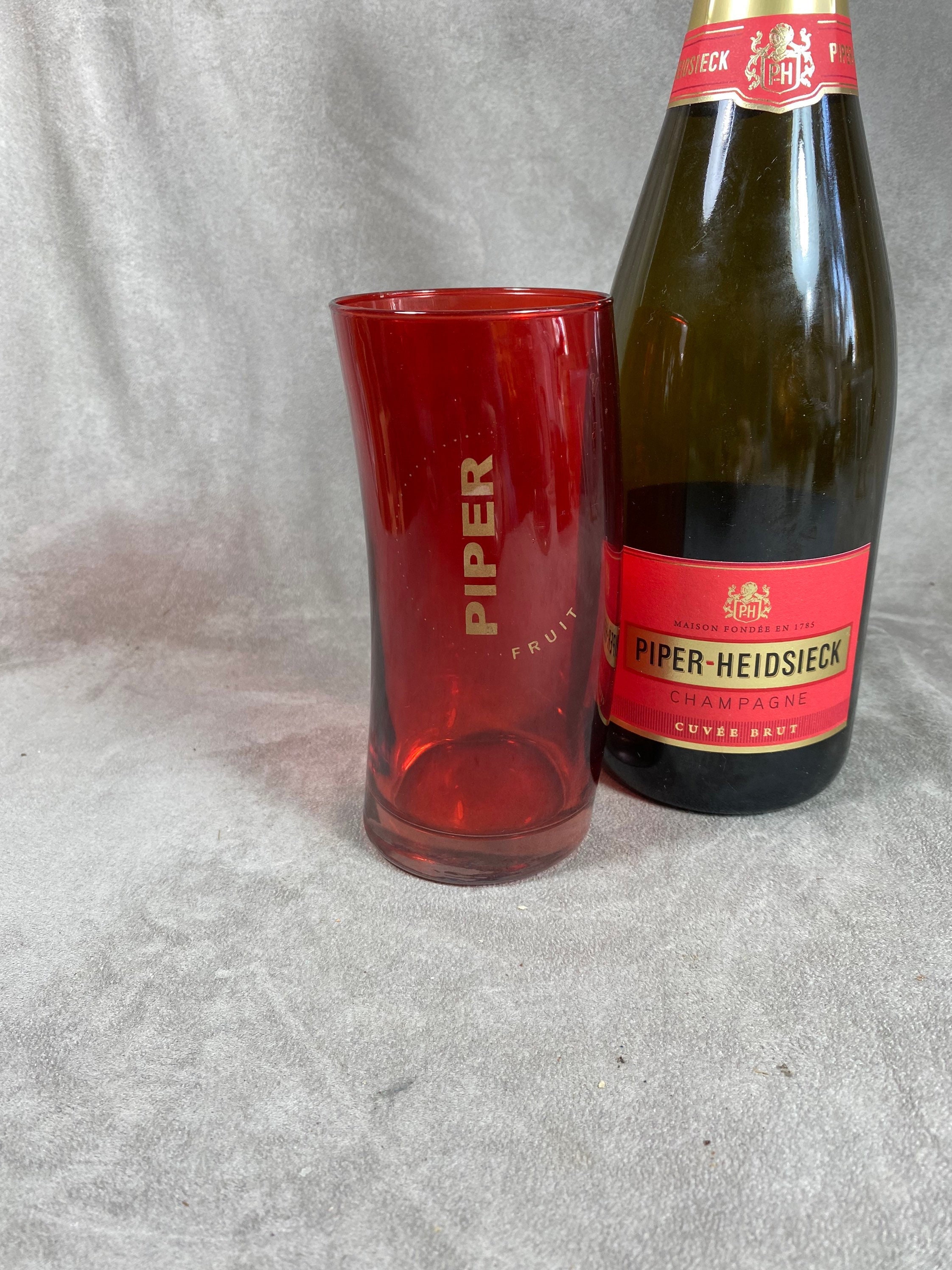 Vase Ou Verre En Rouge