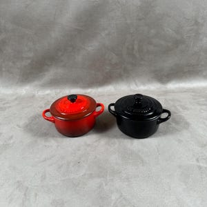 Set of 2 Le Creuset mini-cocotte black and red terracotta Made in France