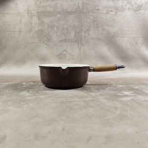 LE CREUSET Brown Enamelled Cast Iron Saucepan with Pour Spout and Wooden Handle Made in France Vintage 1970