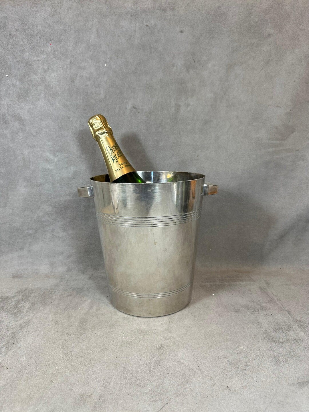Magnifique seau à champagne en métal argenté Wiskemann Made
