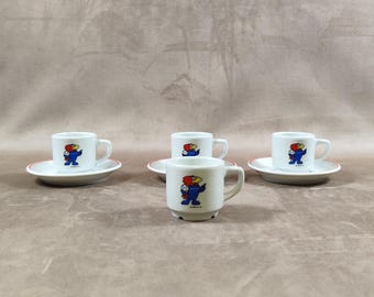 Service of 4 cups and 3 saucers World Cups 1998 with decoration of Footix in earthenware by Apilco 1998