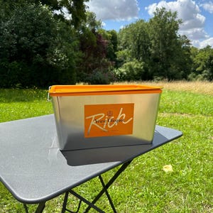 Veuve Clicquot Rich Paint Topfförmige Box mit Eiswürfelschale Gitterdeckel orange Tablett aus Vintage Metall 1990er