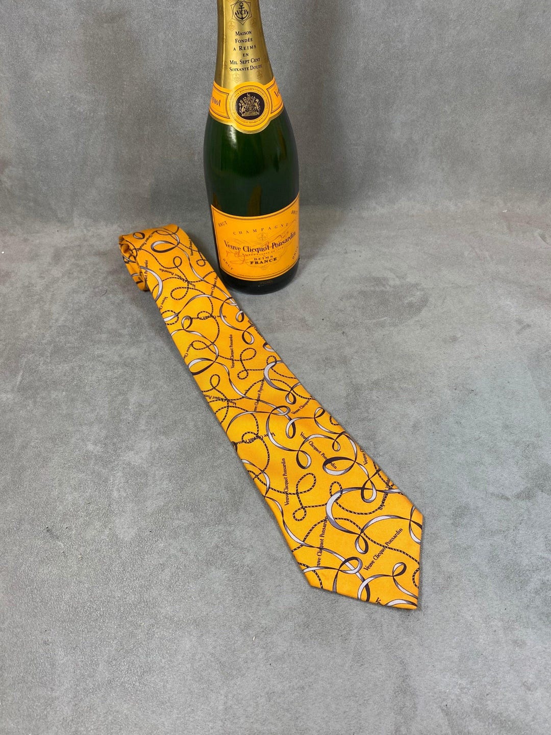 veuve clicquot tie