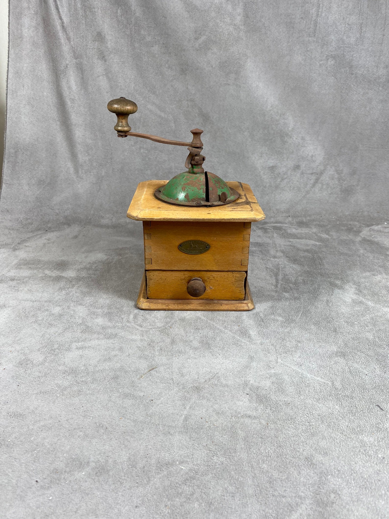 Molino de café de madera de los hermanos Peugeot