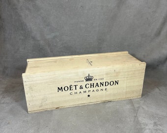 Caisse en bois pour bouteilles de champagne Moet&Chandon  Made in France Années 1980