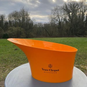 RARE Veuve Clicquot Large champagne basin for Veuve Clicquot champagne bottle, Champagne , Champagne Gift Made in France