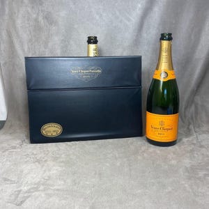 VERY RARE Veuve Clicquot Vintage black plastic document holder for the 1972 bicentenary of the brand