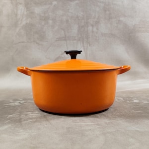 LE CREUSET Orange Enamelled Cast Iron Casserole Dish Made in France Vintage 1980