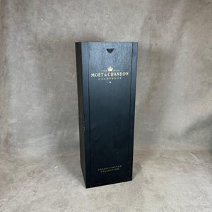 Wooden case for champagne bottles Moet&Chandon Grand Vintage Collection Made in France 2008