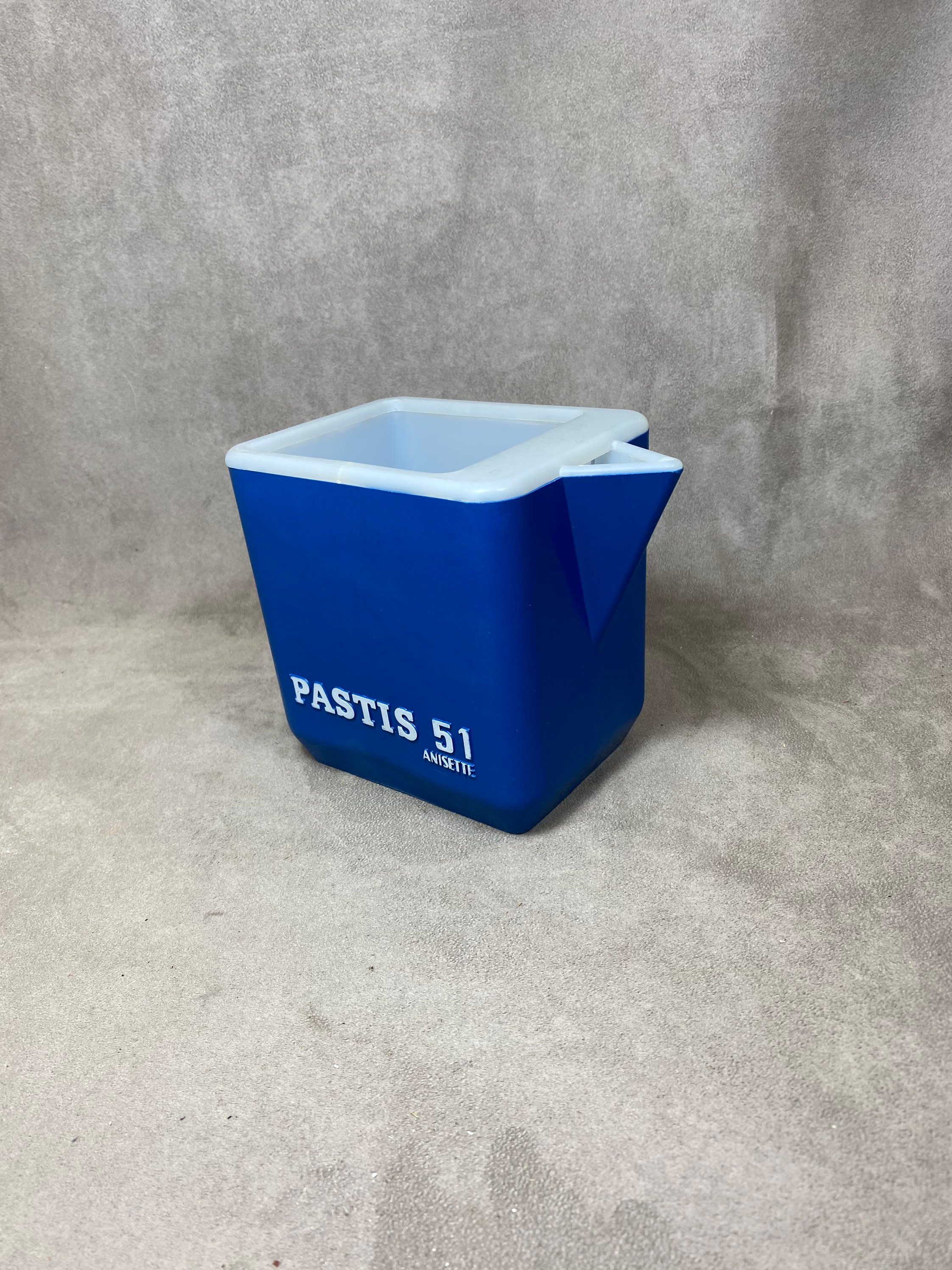 Pichet Pastis 51 Un Pichet à Eau en Plastique Bleu Vintage Retro Années 1970