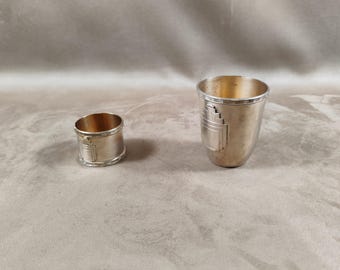 アールデコ調の銀メッキメタル製洗礼カップとナプキンリングケース