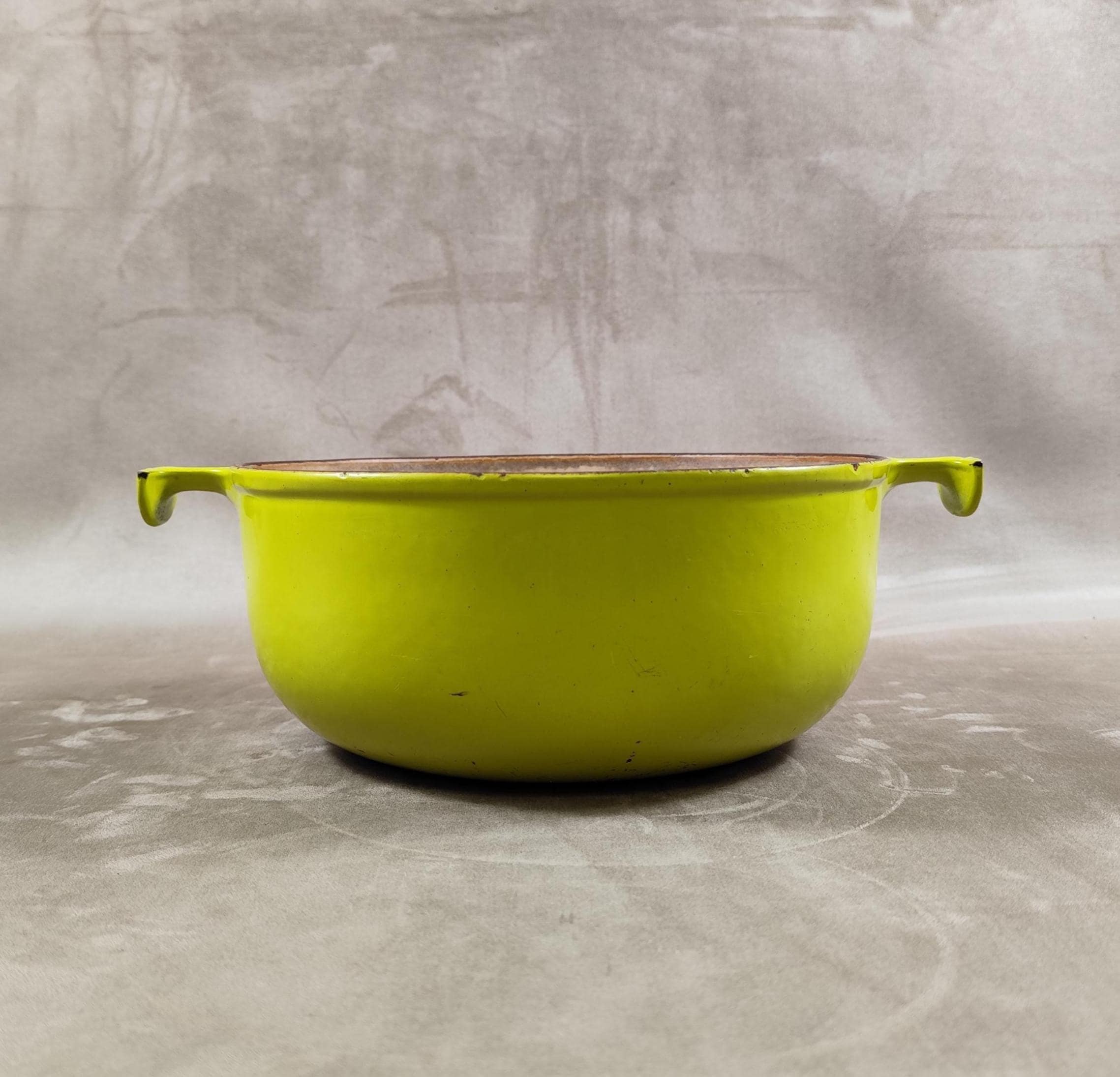 Fichier:2019 12 Le Creuset fonte tomate caquelon Enzo Mari.jpg - Wikipédia
