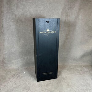 Wooden case for champagne bottles Moet&Chandon Grand Vintage Collection Made in France 2008