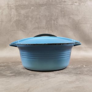 LE CREUSET Blue Enamelled Cast Iron Casserole Dish Made in France Vintage 1970
