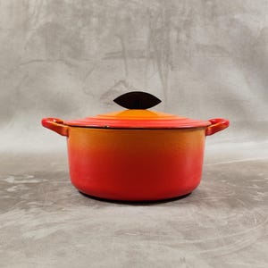 LE CREUSET Volcanic Enamelled Cast Iron Casserole Dish Made in France Vintage 1970