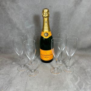 RARE Set of 6 Champagne Flutes Veuve Clicquot L&#39;Authentique in Hand-Blown Glass Made in France Vintage 2000
