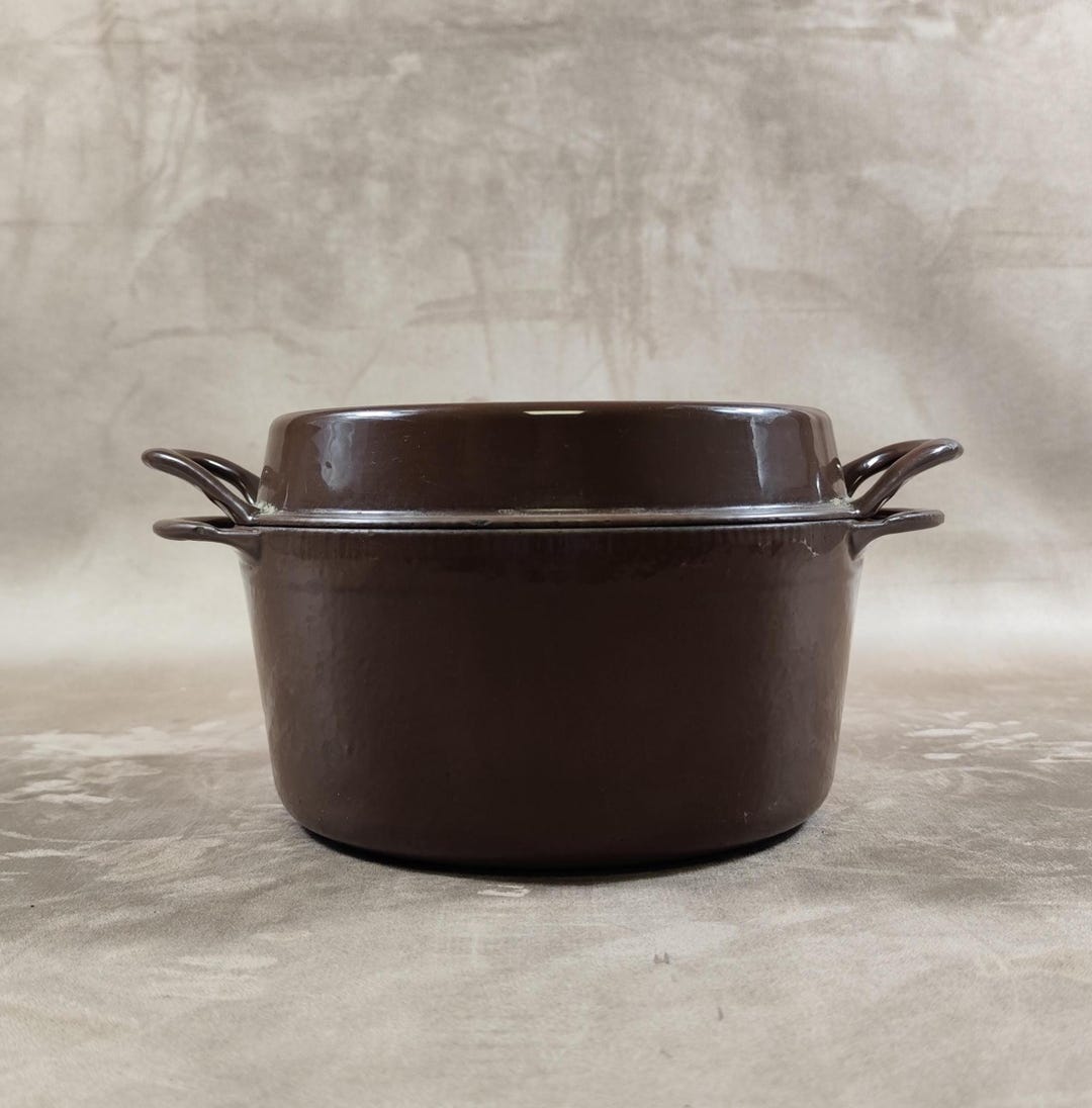 Plat à Soufflé Cousances Vintage – Fonte Rouge – 22 Cm – Made In France – Neuf