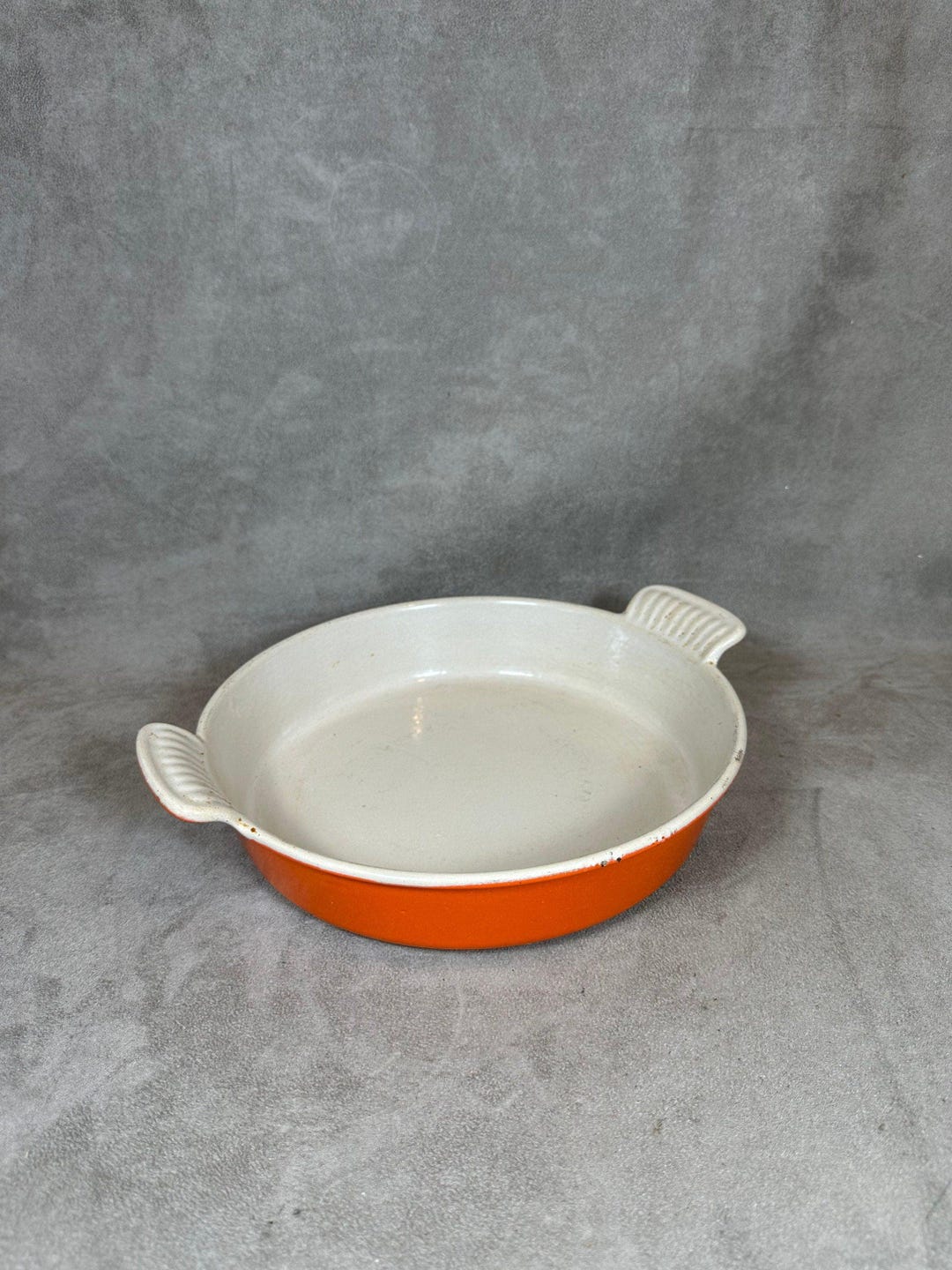 Plat en fonte orange Le Creuset vintage Made in France Années 1980 - France