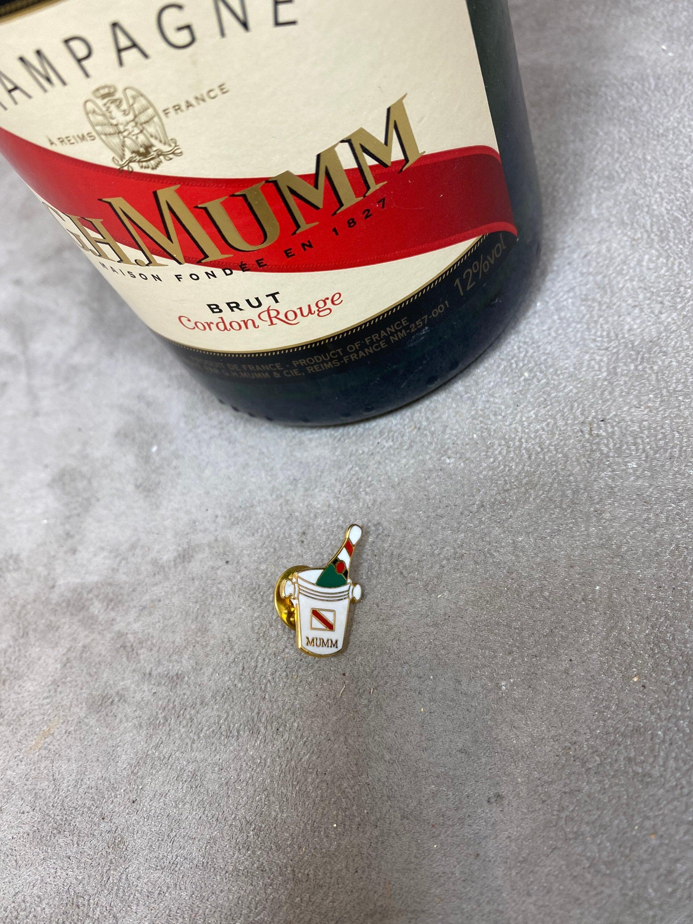 PINS PIN ENAMEL ALCOOL CHAMPAGNE MUMM CORPO PECHE FISH FISHING