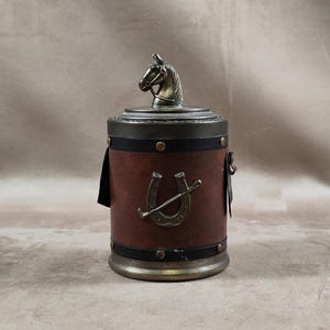 Cigarette Dispense leather style with Horse Design Made in France Vintage 1970
