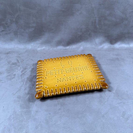 フランスヴィンテージ　陶器製鍋敷き LU PETIT-BEURRE 希少 フランスヴィンテージ 陶器製鍋敷き LU PETIT-BEURRE 希少 フランス