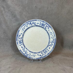 Earthenware Plate by Creil Montereau, Service Crémone  Made in France, Vintage 1970