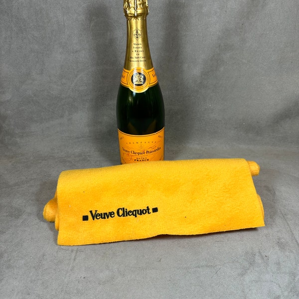 Veuve Clicquot Echarpe en polyester orange  Années 1990