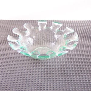 Glasaschenbecher oder Glastaschenleerer Vintage Zinnenaschenbecher