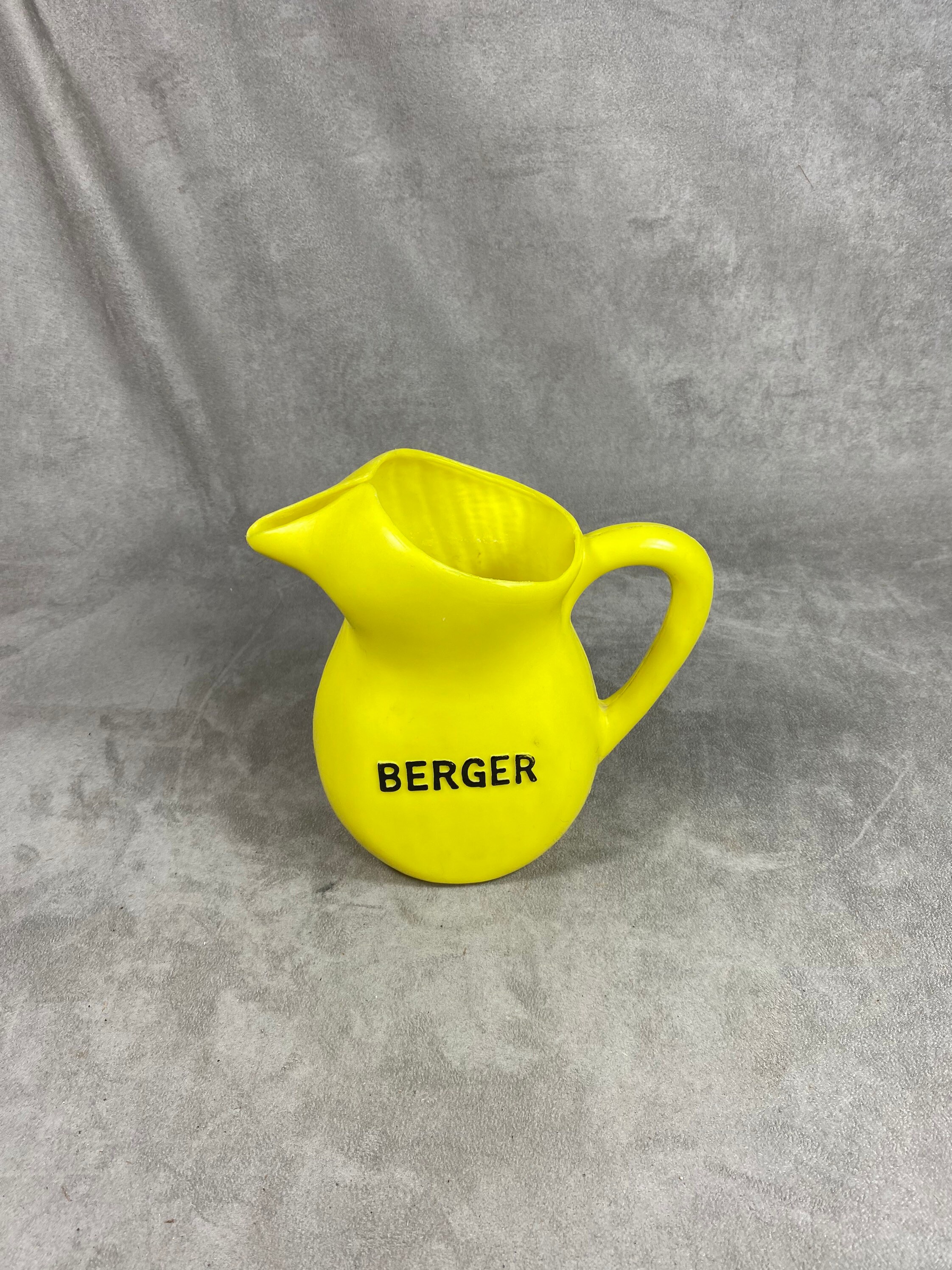 Cruche à Eau Berger en Plastique Jaune Made in France Vintage Année 1970